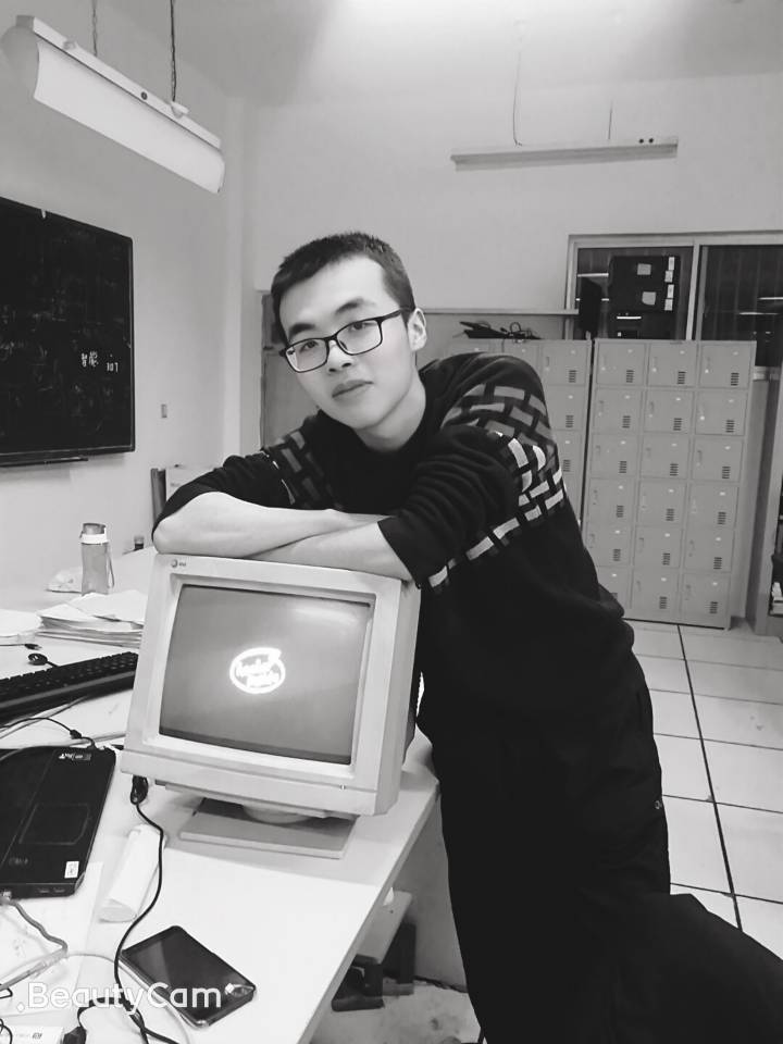 点亮了一台1989年美国AT&T公司生产的电脑